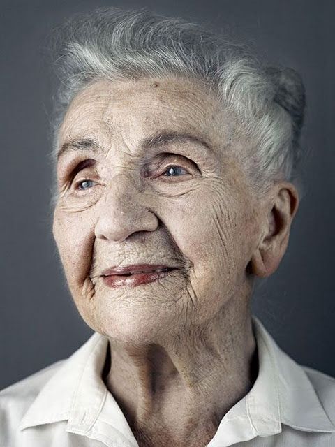 Люди, которым 100 лет (12 фото)