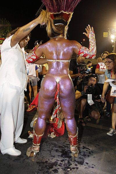 Необычные трусики бразильских танцовщиц (14 фото)