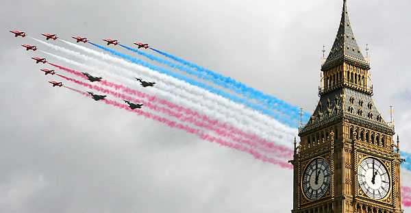 Празднование 90-летия ВВС Великобритании в Лондоне  (13 фото)