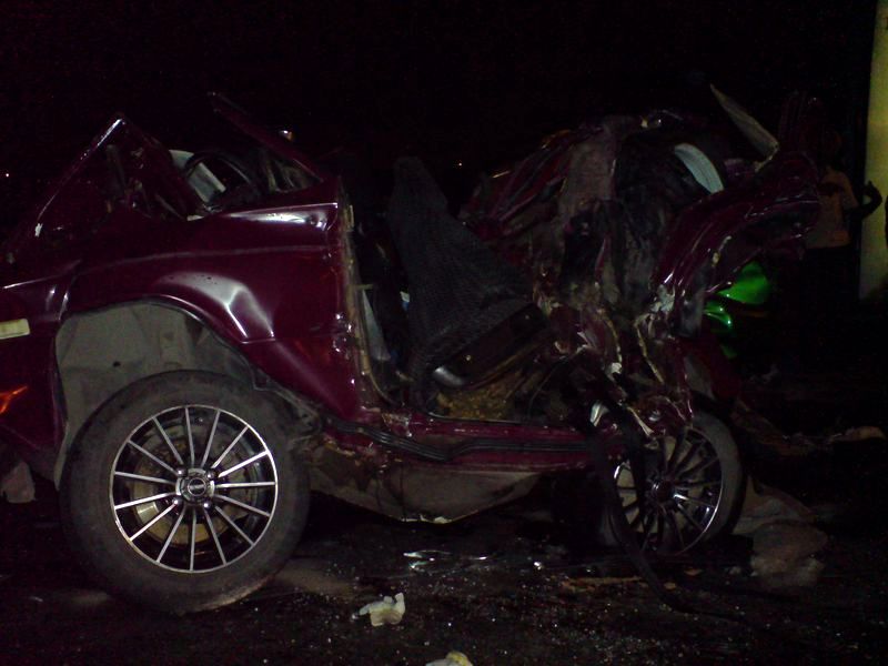 Пьяный водитель Porsche Cayenne протаранил 4 машины (12 фото)