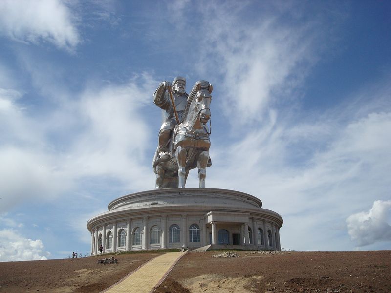 Статуя Чингизхана (8 фото)