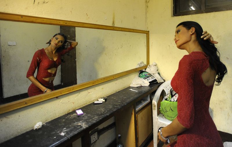 Самый красивый трансексуал Непала (15 фото)
