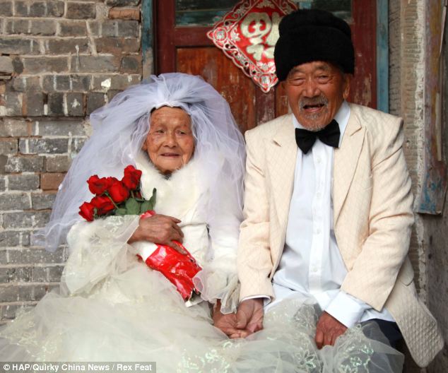 Свадебные фотографии спустя 88 лет (4 фото)